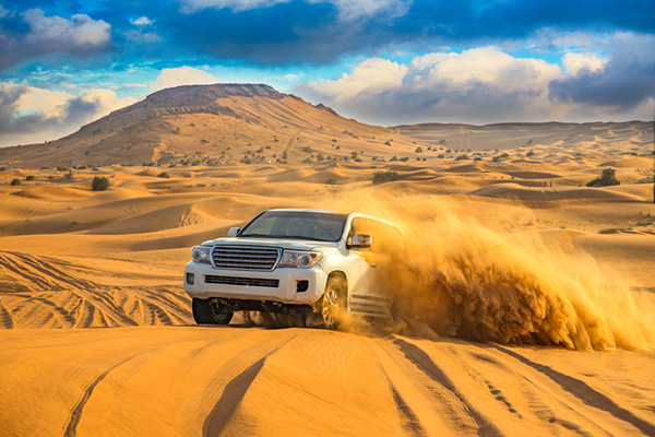 Dune Bashing Desert Safari | Middle East | Be Inspired | Howard Travel