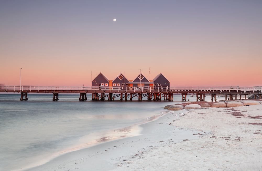 bussleton jetty 129084311